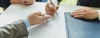 Как читать страховой договор и не утонуть в юридическом болоте
