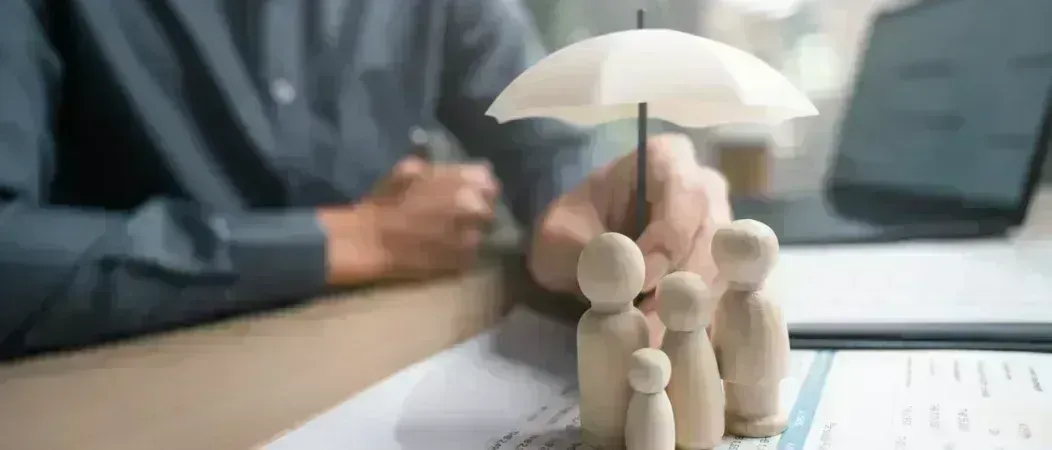 Медицинская страховка для пожилых людей: сложности и решения