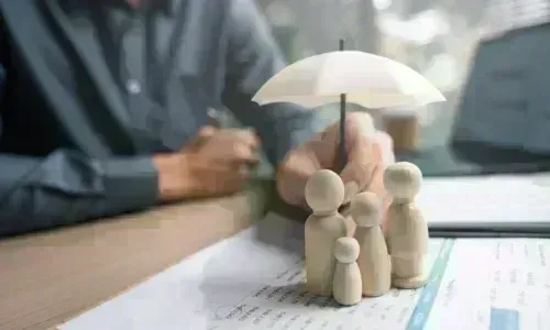 Медицинская страховка для пожилых людей: сложности и решения