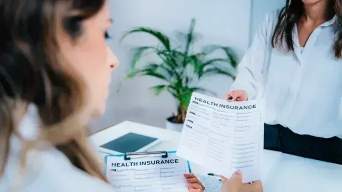 Медицинское страхование для беременных: скрытые нюансы и ограничения